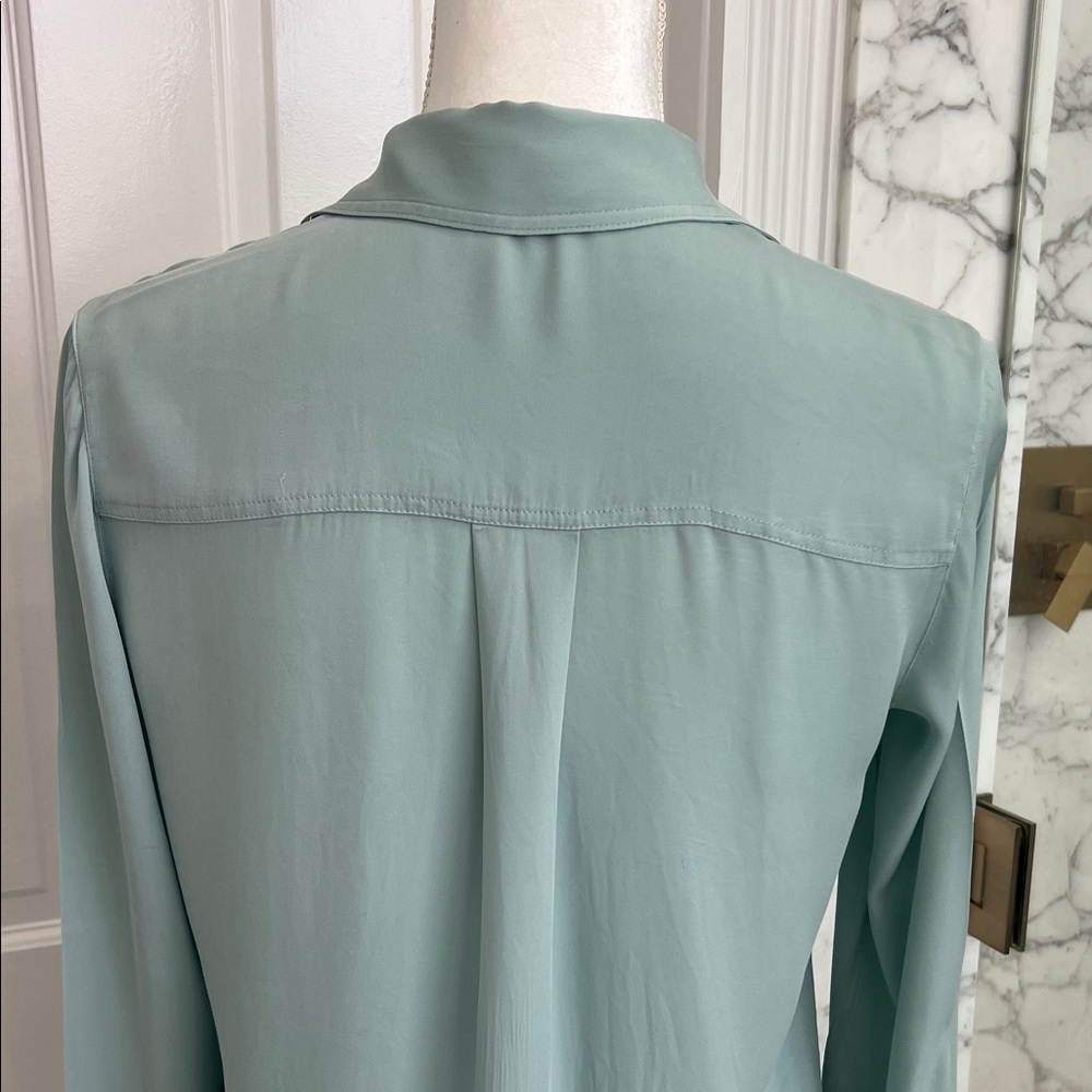 Vince Silk and Spandex Light Green Button-Up Blouse XS/TP - Picture 3 of 7